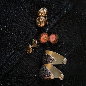 Vintage 4 Piece Earring Set, Used/Worn Still Very Nice- See Photos 4 Descriptio🎄